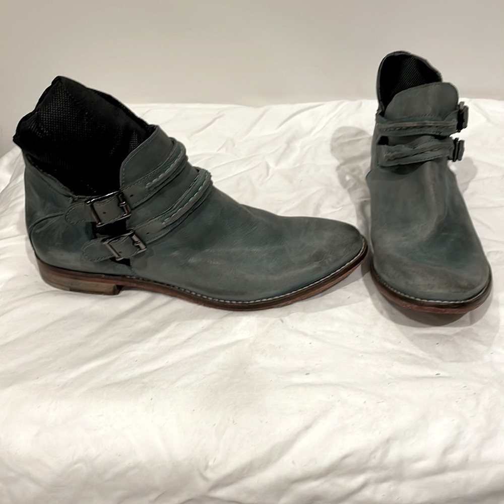 Free people ‘Braeburn’ teal leather ankle boots, distressed look size 37